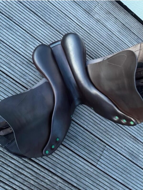 SnapInsta.to_655952056_17982732134993349_6073288889352832930_n Selleria Equipe Allegra jumping saddle