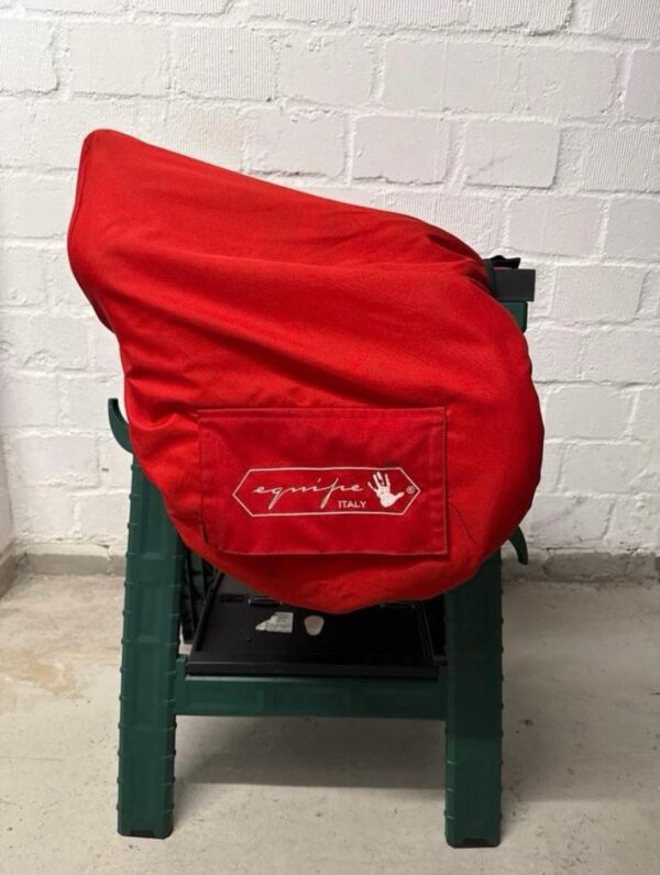 SnapInsta.to_655962857_17982732656993349_2354286973235777952_n Selleria Equipe EK Evo Grip 17.5-inch Jumping Saddle