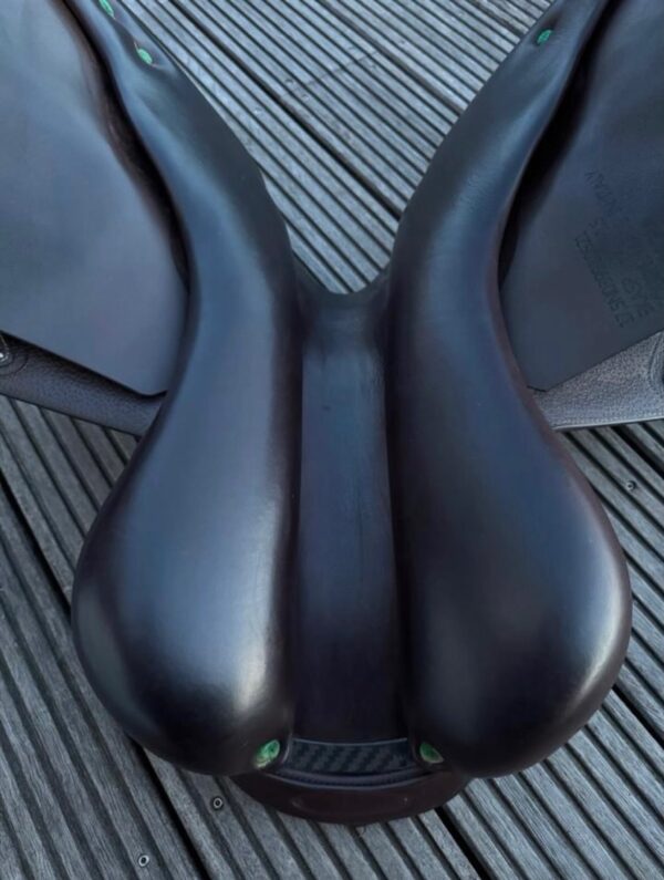 SnapInsta.to_656840021_17982732116993349_9167323895630820859_n Selleria Equipe Allegra jumping saddle