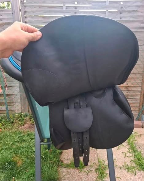 Antares Connection Saddle – Black Leather | €800