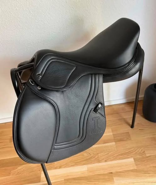 Ikonic Evolution Competition Saddle For Sale Online