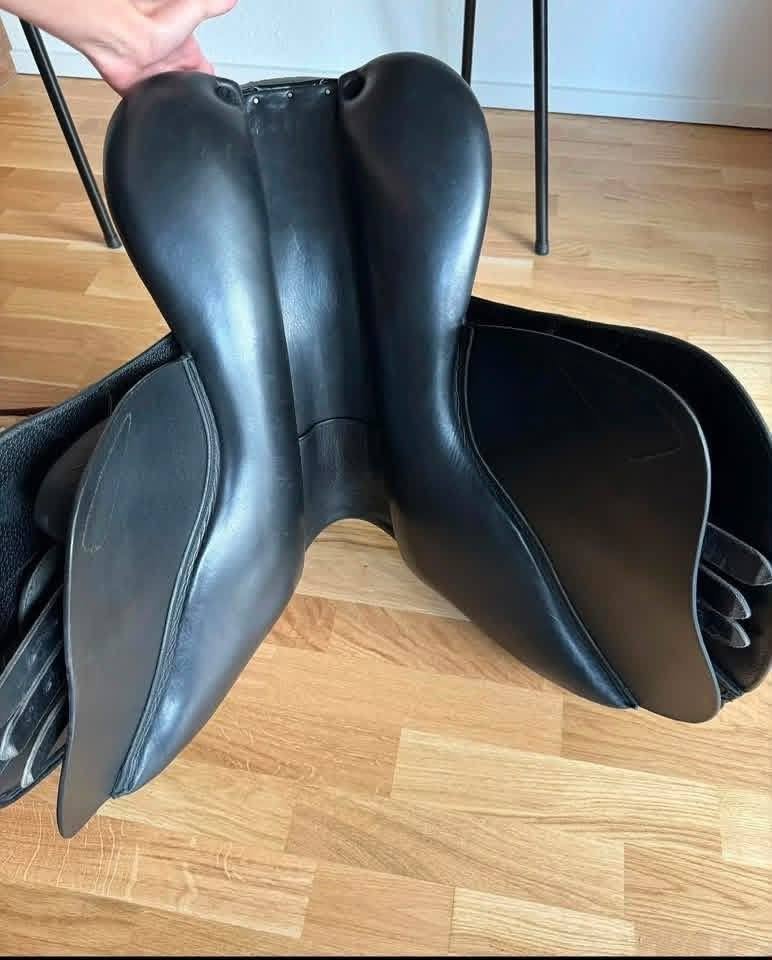 buy Ikonic Evolution Competition Saddle for sale online france