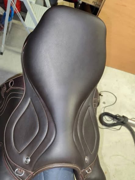 Ikonic Evolution Jumping Saddle – JEV04 (2025) – 16.5